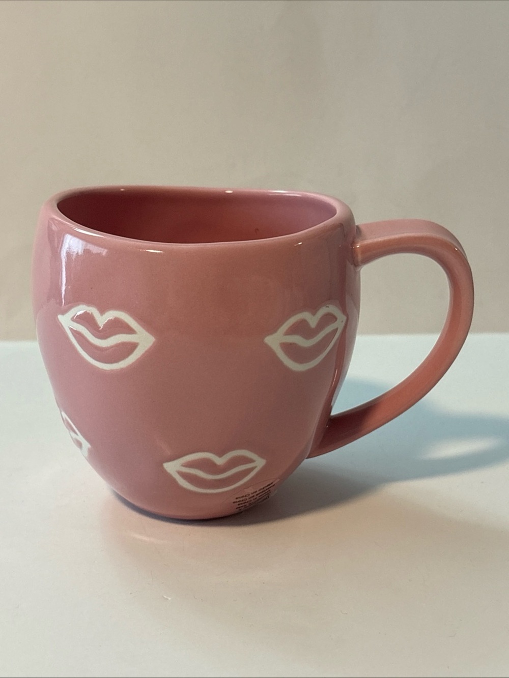 NWT Anthropologie Vida Stoneware Mug Pink Lips 11.6 oz